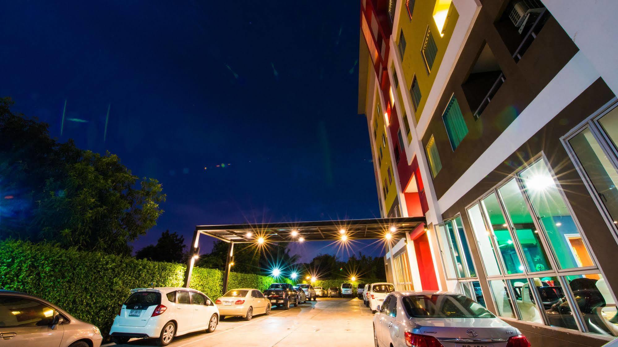 Trendy Hotel Nakhon Pathom Exterior foto